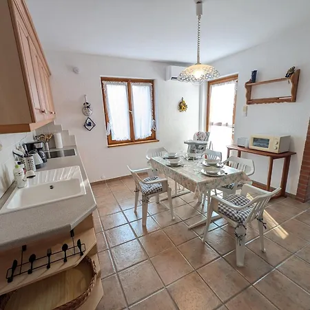 Chill Out Nyaralohaz Tatil Evi *