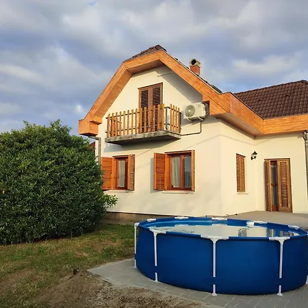 Hébergement de vacances Chill Out Nyaralohaz *